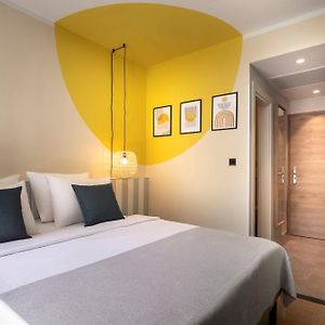 Zimmer mit Kingsize-Bett